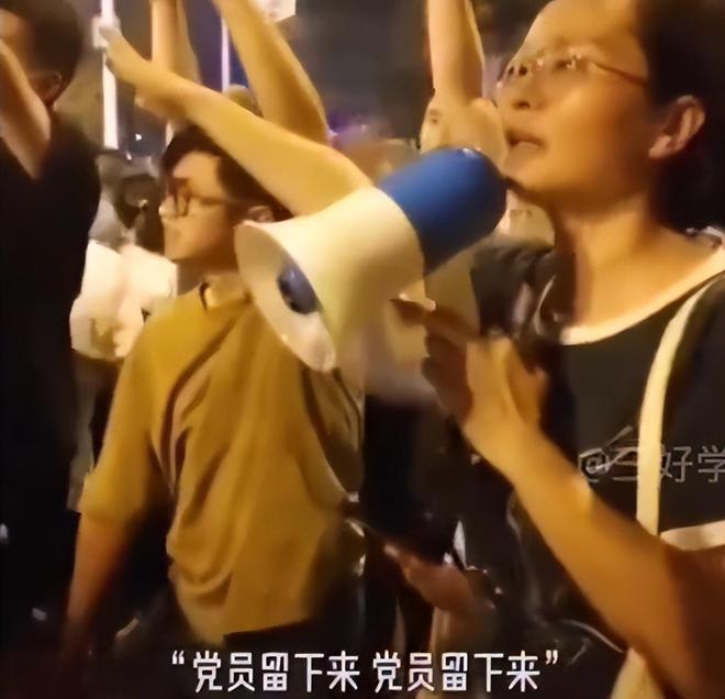 洛杉矶山火肆虐重庆救山火视频震惊外网老外：我们消防箱没水(图17)