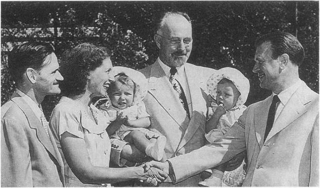 马斯克外公才是狠人！1952年驾驶着自己组装的飞机飞了2万英里(图7)