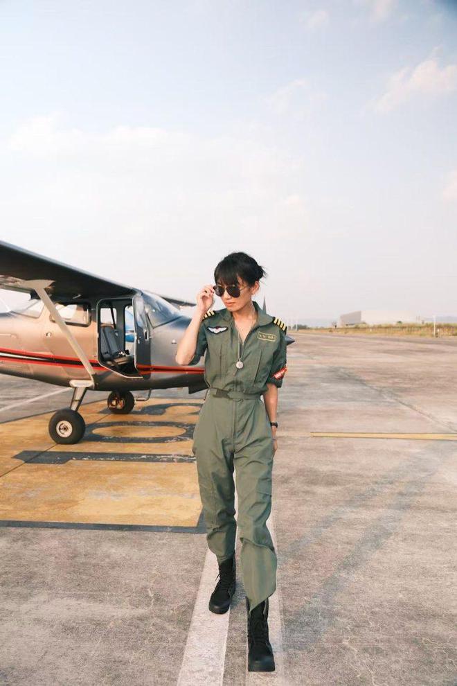 百姓记录｜冲上云霄 美女飞行教练抓住低空经济风口(图4)