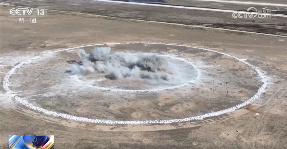 12载劈波斩浪12载奋飞逐梦 海军舰载航空兵部队成就“舰”指深蓝壮美航迹(图6)