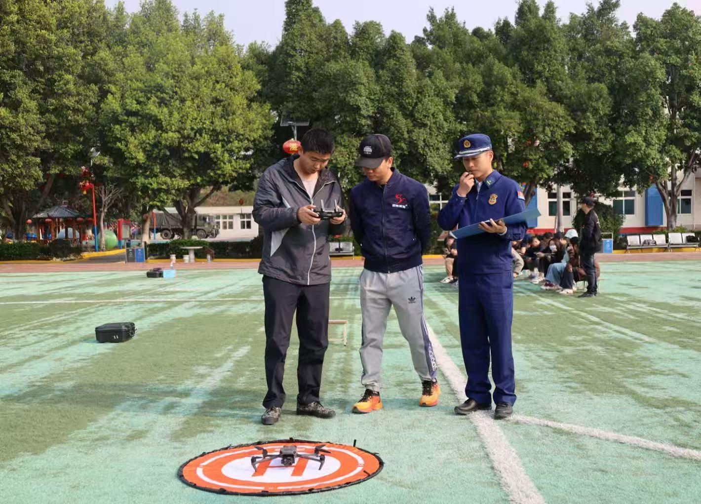 市州观察丨多个低空经济应用场景在攀枝花落地带来“飞起来”的职业人生(图3)