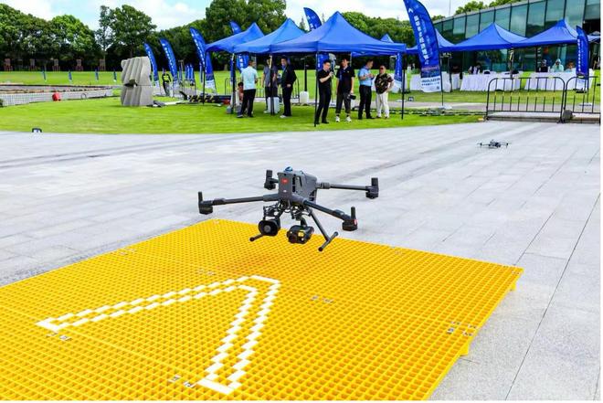 启航低空新赛道・赋能应用新场景百大应用飞演在沪正式举行(图13)