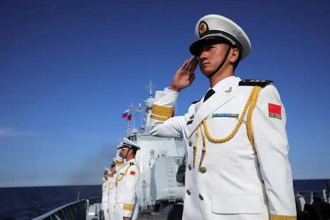 外交桌上被9国抛弃海面上开巨舰碰瓷？菲律宾这是图什么(图17)