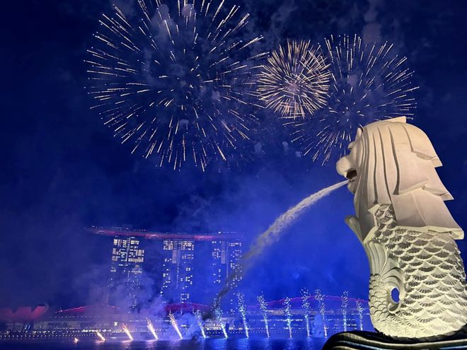新加坡SG60烟花+全息投影大秀！全岛TOP10绝佳观赏点、保姆级攻略(图1)