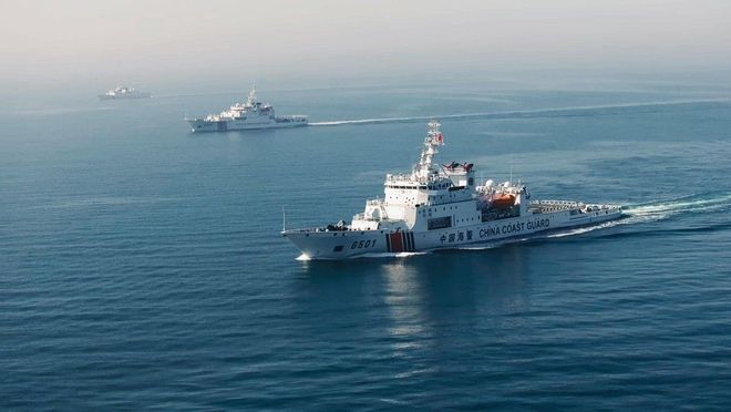 4艘中国海警船亮出舰炮舰载机护航关键时刻遭遇日本战机？(图2)