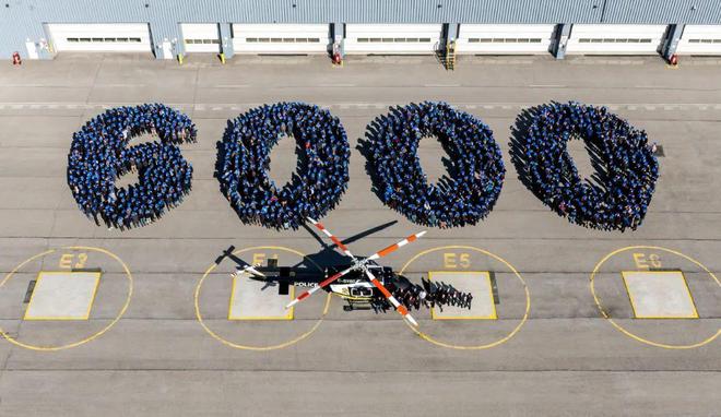 贝尔加拿大庆祝第6000架商用直升机交付(图1)
