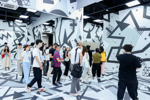 从机器人拥抱到云端飞行“杭州科技旅游十景”带你触摸数字文旅脉搏(图4)