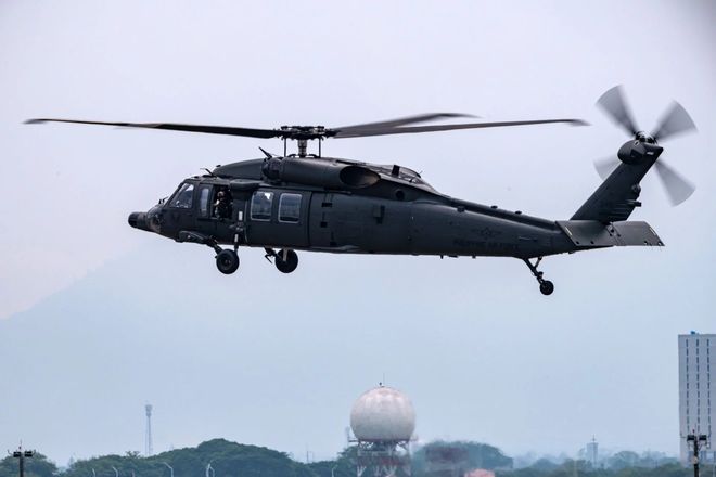 菲律宾购买了五架波兰黑鹰S-70I直升机(图1)