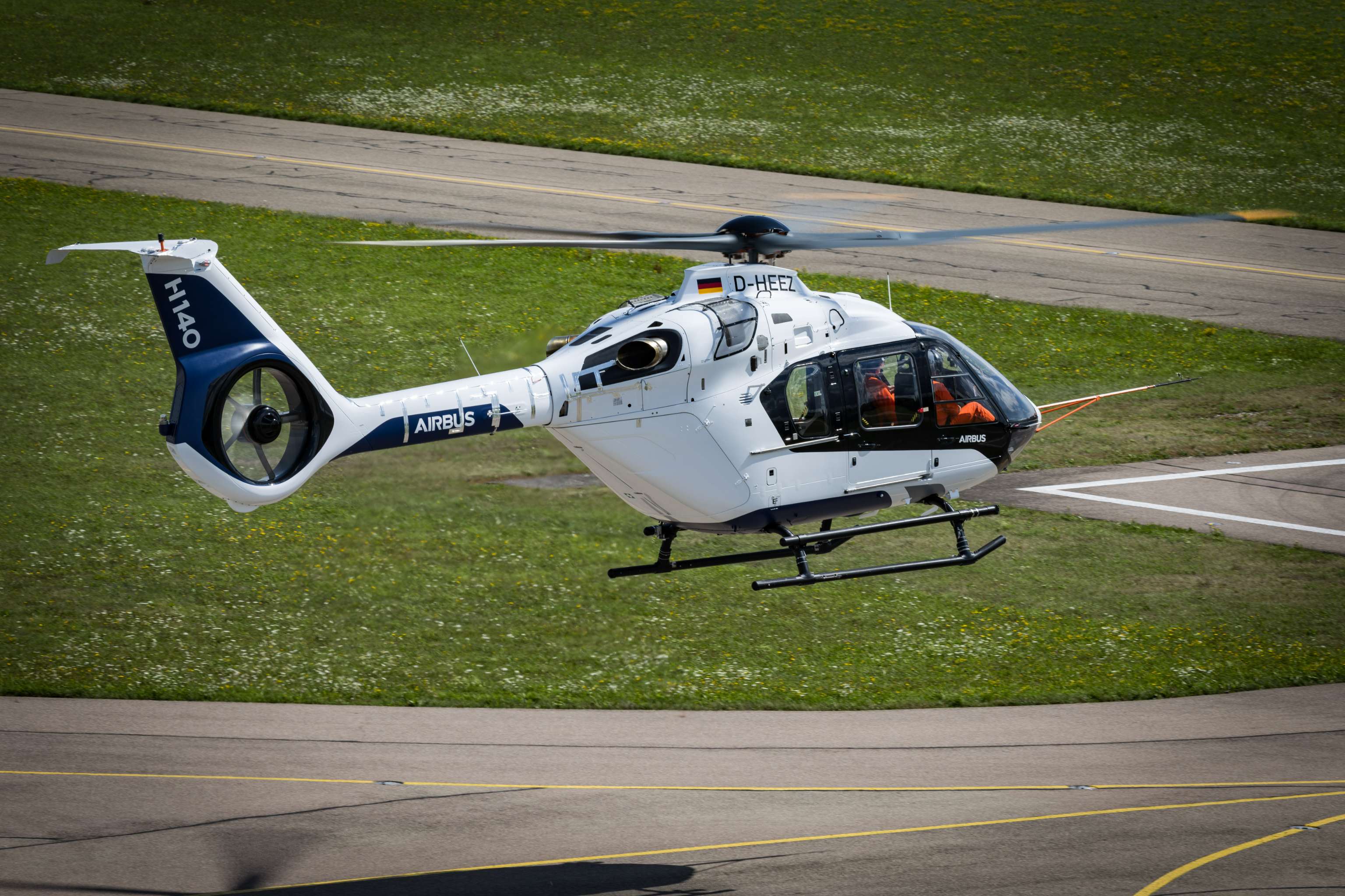 深圳东部海域有伤者高坠 直升机14分钟成功救援(图1)