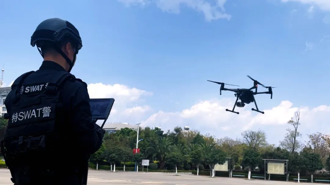 春节我在岗 年味里的暖心警事(图1)