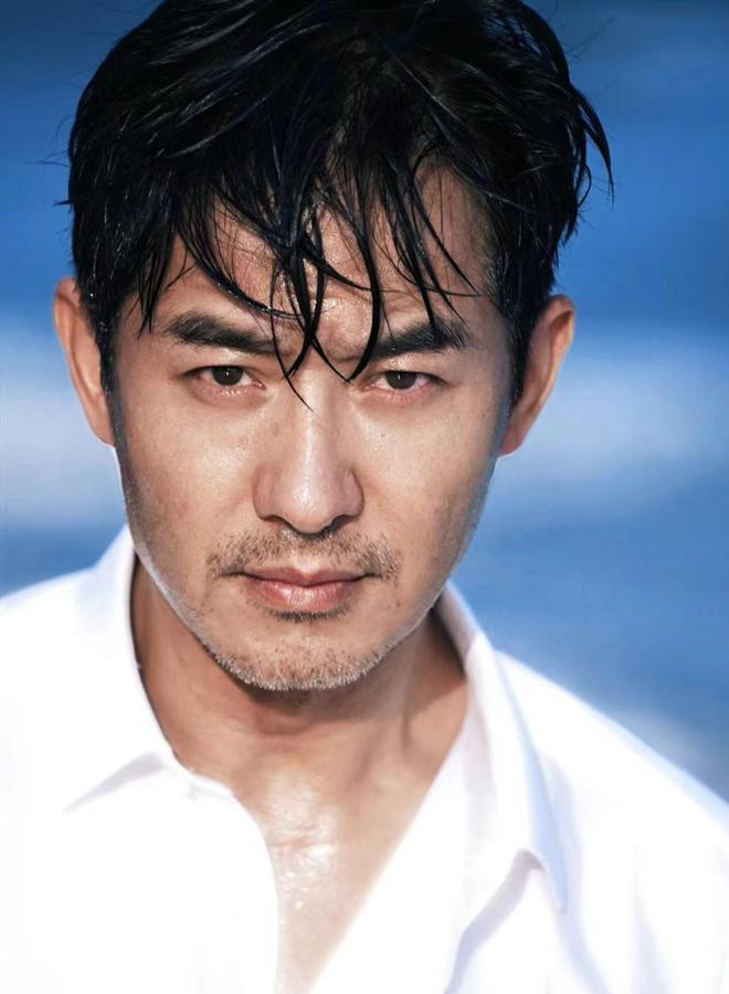 郭晓东程莉莎回农村过年穿上万元高定和手扶拖拉机合照(图10)