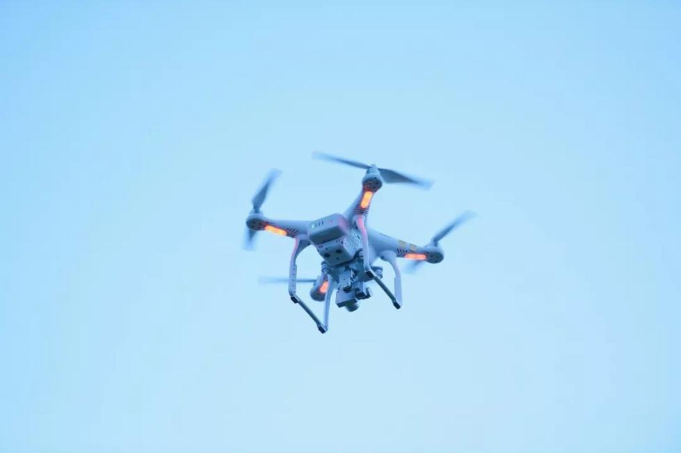 【图片新闻】武山县开展植保无人机施肥喷药作业(图1)